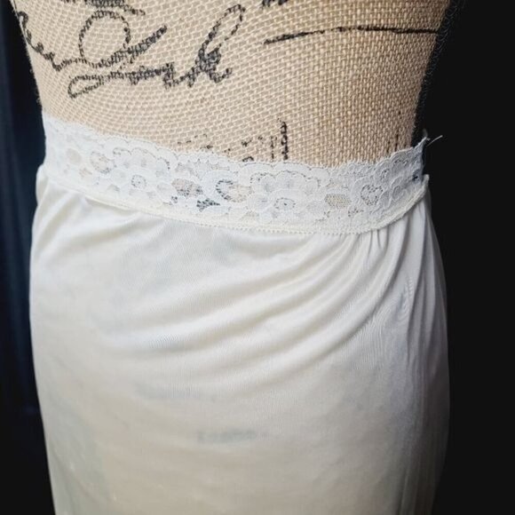 Vintage  Ivory Lace Applique Half Skirt Slip - Picture 4 of 16
